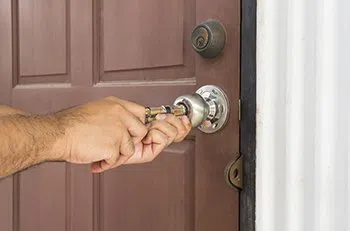 Reseda Locksmith Store Reseda, CA 818-736-0439 - emergency-locksmith-service